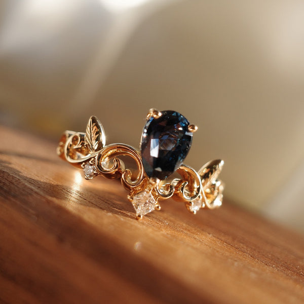 COCO ・18K CHAMPAGNE GOLD BLUE SAPPHIRE & DIAMOND RING