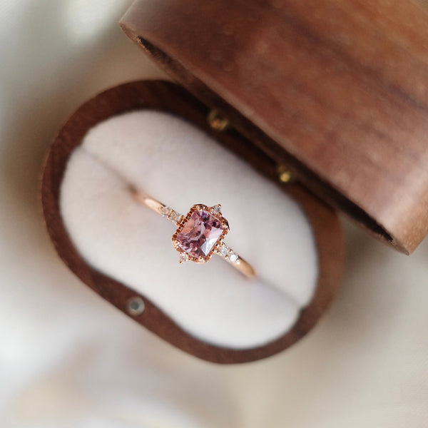 PETITE VINTAGE・18K ROSE GOLD SPINEL & DIAMOND RING