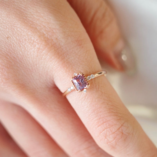 PETITE VINTAGE・18K ROSE GOLD SPINEL & DIAMOND RING