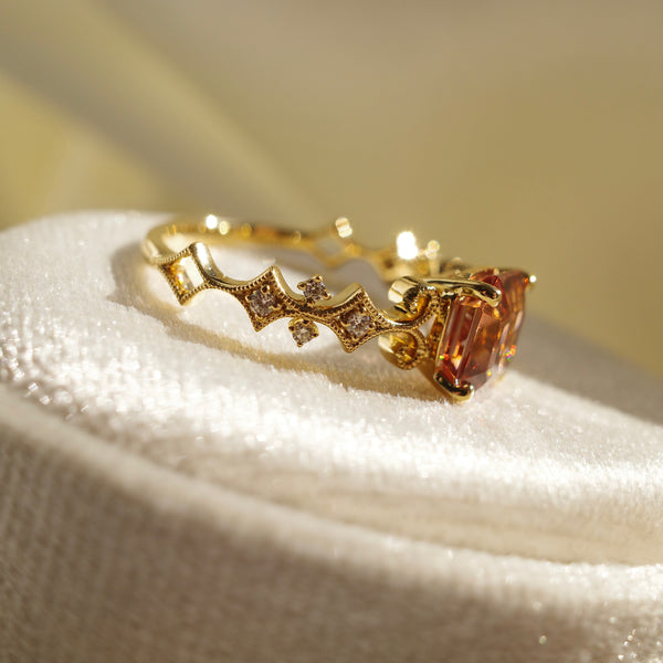 BESPOKE JEWELLERY・18K CHAMPAGNE GOLD ZIRCON & DIAMOND RING