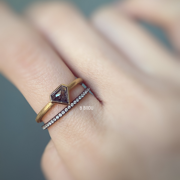 BESPOKE JEWELLERY・18K CHAMPAGNE GOLD SALT & PEPPER DIAMOND RING