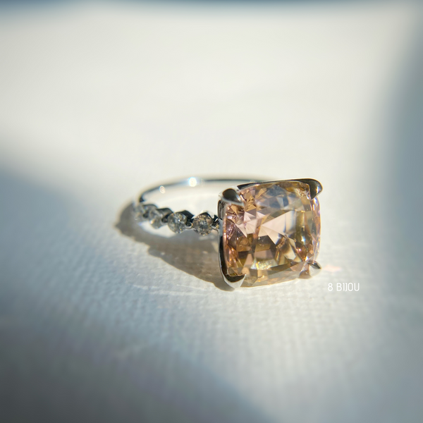 BESPOKE JEWELLERY・18K WHITE GOLD BI-COLOR TOURMARLINE &  DIAMOND RING