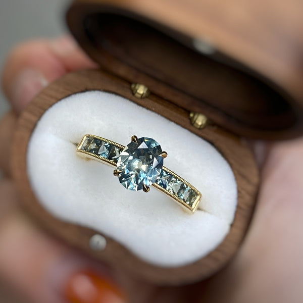 BESPOKE JEWELLERY・18K CHAMPAGNE GOLD MONTANA SAPPHIRE RING