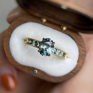 BESPOKE JEWELLERY・18K CHAMPAGNE GOLD MONTANA SAPPHIRE RING