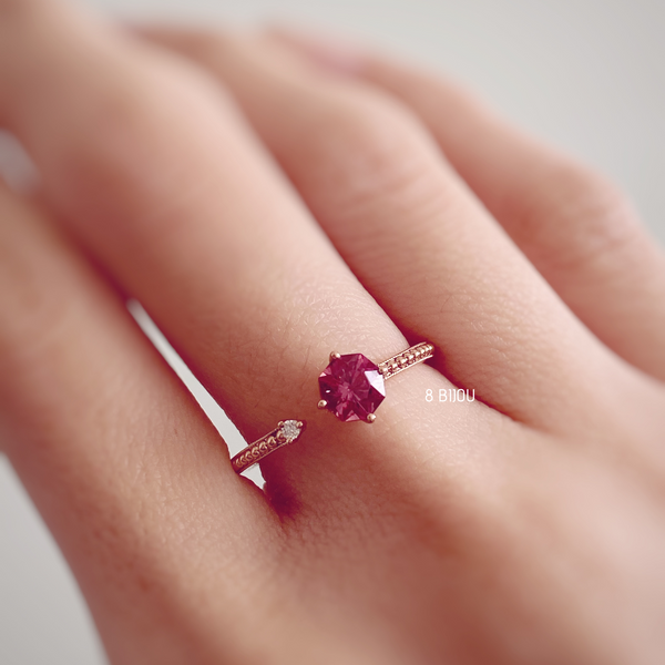 PETITE VINTAGE・14K ROSE GOLD RED SPINEL & DIAMOND RING