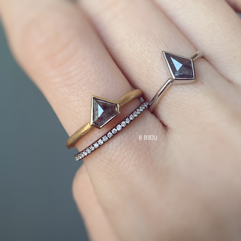 BESPOKE JEWELLERY・18K CHAMPAGNE GOLD SALT & PEPPER DIAMOND RING