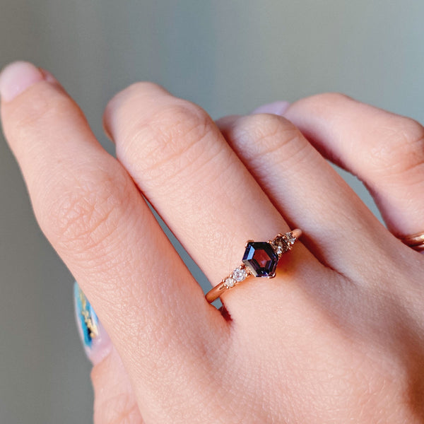 CONTEMPORARY SOUL・18K ROSE GOLD NAVY SPINEL & DIAMOND RING (4688838393955)