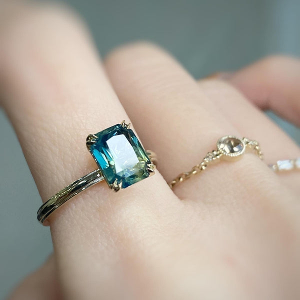 ELEANOR RING・18K BEIGE GOLD TEAL SAPPHIRE RING