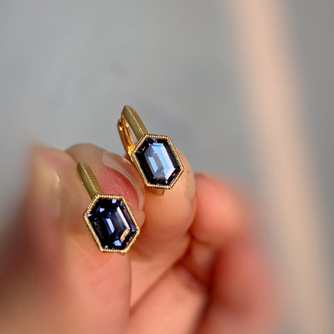 CONTEMPORARY SOUL・18K CHAMPAGNE GOLD NAVY SPINEL EARRINGS