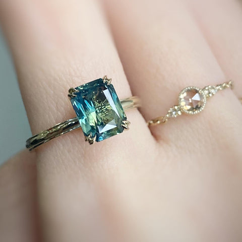 ELEANOR RING・18K BEIGE GOLD TEAL SAPPHIRE RING