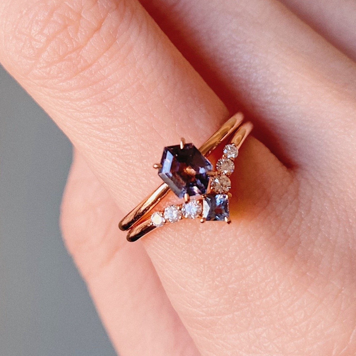 CONTEMPORARY SOUL・18K ROSE GOLD NAVY SPINEL & DIAMOND SET RING (4688693461091)