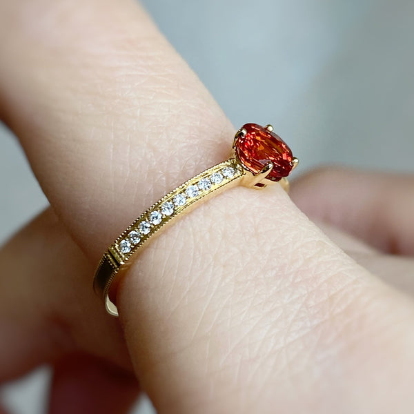 ONE OF A KIND・18K CHAMPAGNE GOLD ORANGE SAPPHIRE & DIAMOND RING