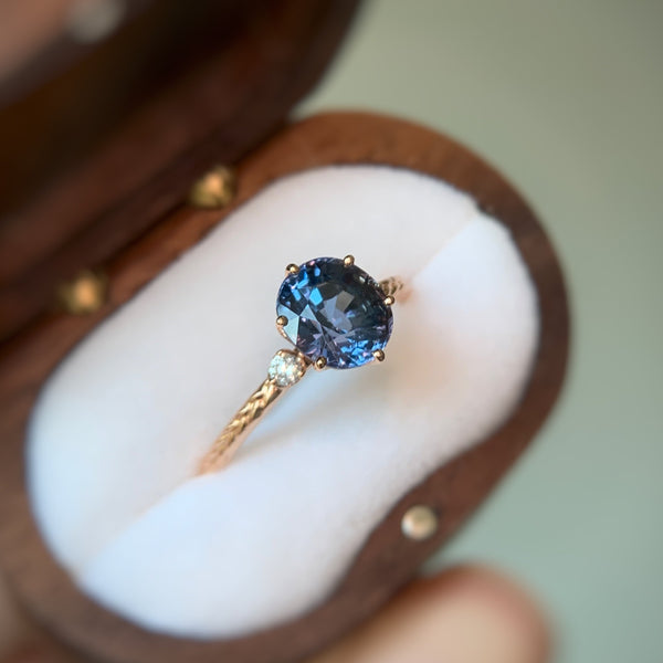 ONE OF A KIND・18K ROSE GOLD BLUE SPINEL (WITH CERTIFICATE) & DIAMOND RING