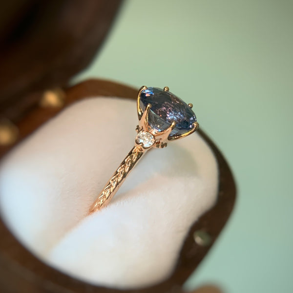 ONE OF A KIND・18K ROSE GOLD BLUE SPINEL (WITH CERTIFICATE) & DIAMOND RING