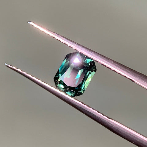 1.31CT OCTAGONAL BRILLIANT MIXED TEAL SAPPHIRE (CERTIFICATE)