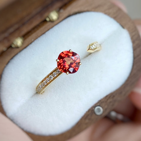 ONE OF A KIND・18K CHAMPAGNE GOLD ORANGE SAPPHIRE & DIAMOND RING